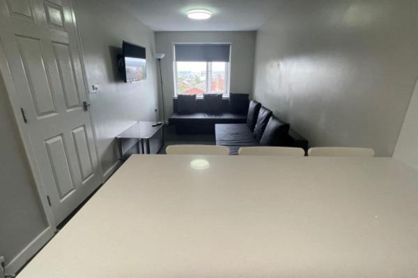 Ryan I Air I Bnb - 102 Mill Street - Free Parking Ливърпул Стая снимка