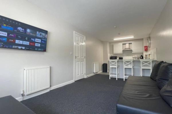 Ryan I Air I Bnb - 102 Mill Street - Free Parking Ливърпул Екстериор снимка