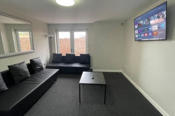 Ryan I Air I Bnb - 102 Mill Street - Free Parking Ливърпул Стая снимка
