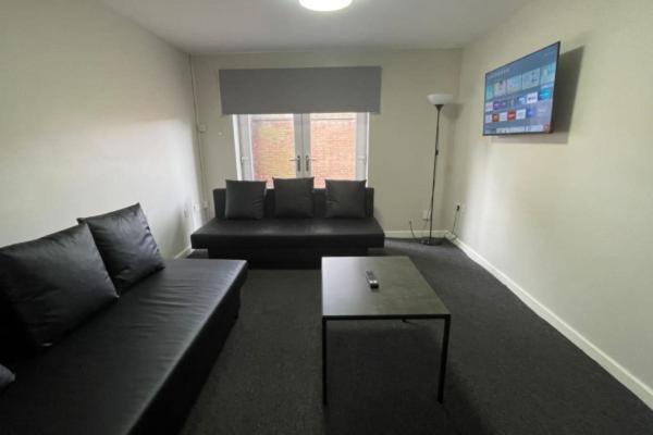 Ryan I Air I Bnb - 102 Mill Street - Free Parking Ливърпул Стая снимка