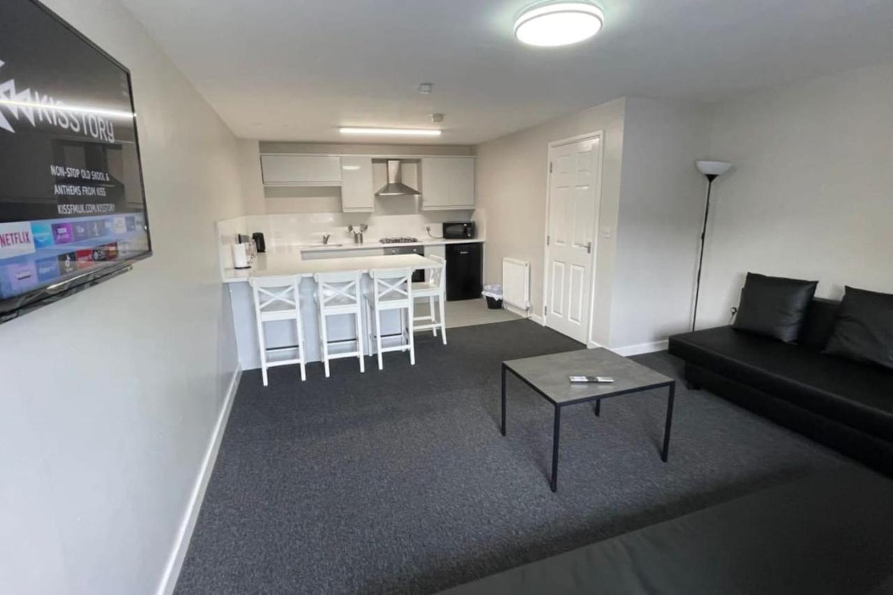 Ryan I Air I Bnb - 102 Mill Street - Free Parking Ливърпул Стая снимка